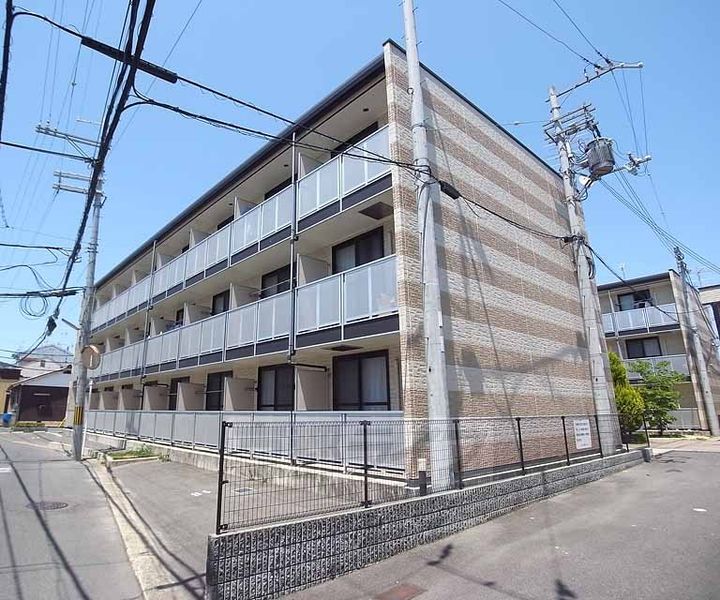 レオパレスアルモニ2番館の外観