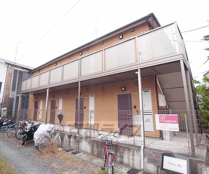 京都府京都市右京区梅津中倉町の賃貸アパートの外観