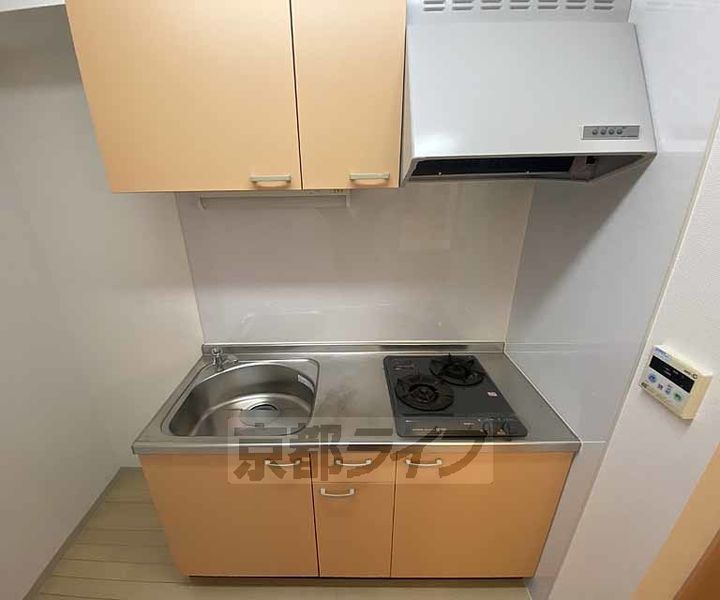 京都府京都市右京区梅津中倉町の賃貸アパートのキッチン