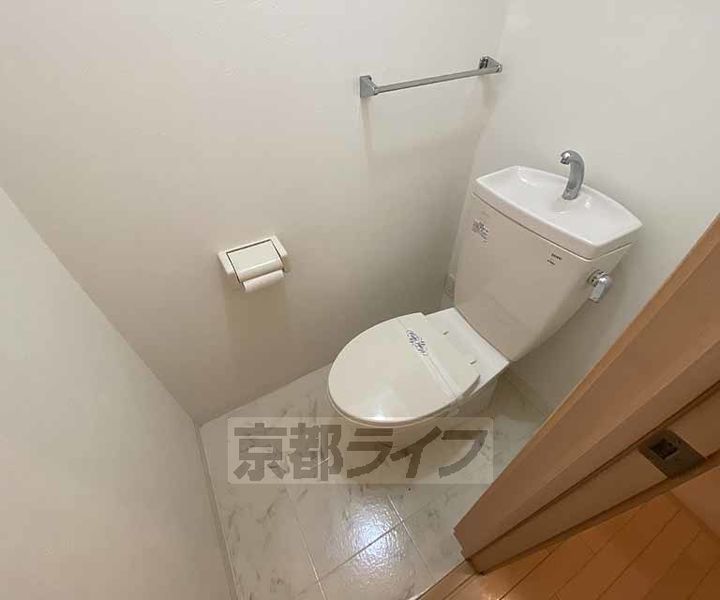 京都府京都市右京区梅津中倉町の賃貸アパートの内装