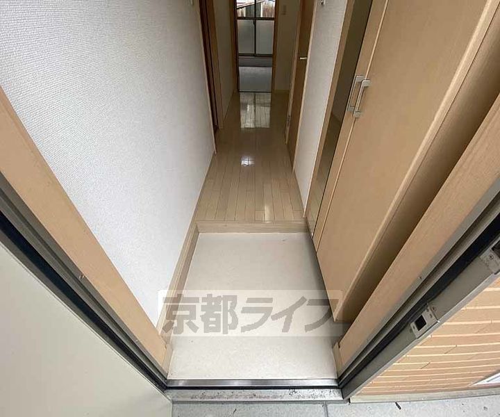 京都府京都市右京区梅津中倉町の賃貸アパートの玄関