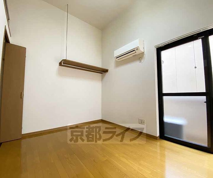 ロフティ四条大宮208の居間