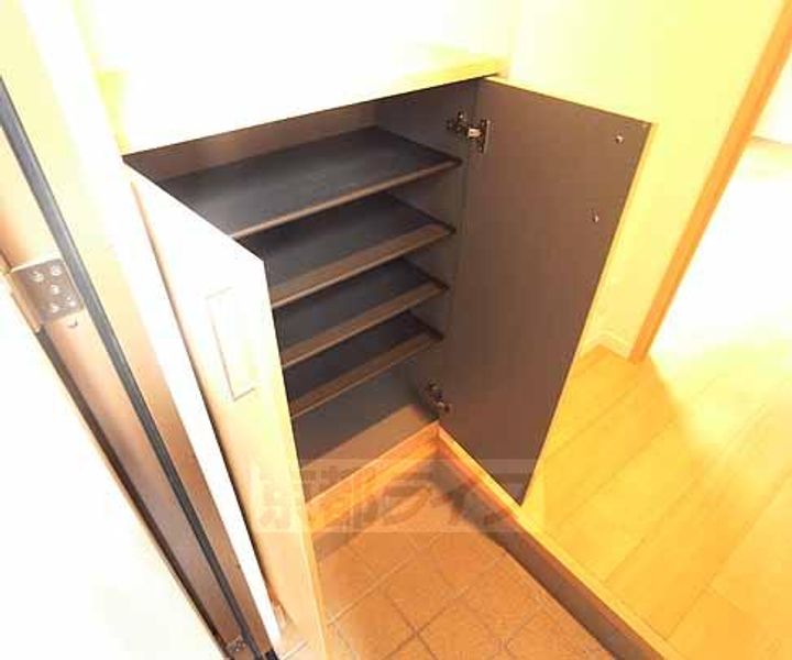 ラフォーレ西ノ京5102の居間