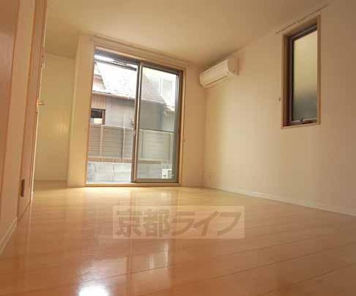 ラフォーレ西ノ京5102の居間