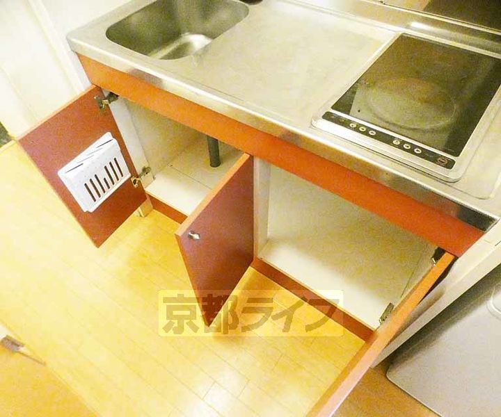 京都府京都市中京区壬生下溝町の賃貸アパートのキッチン