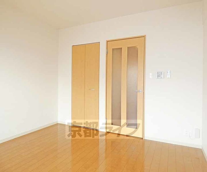 アゼリア五条御前の居間