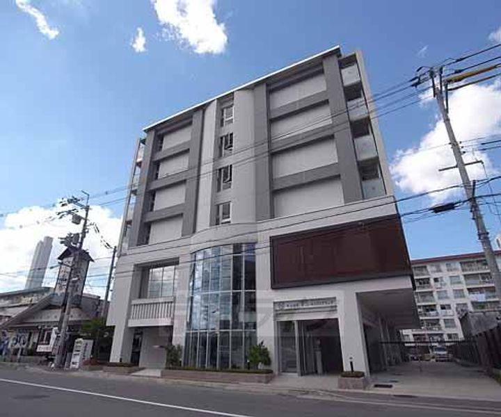 ヴァンヴェルデ西京極の外観