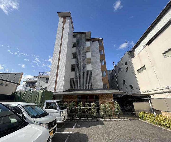 レスペランス西小路の外観