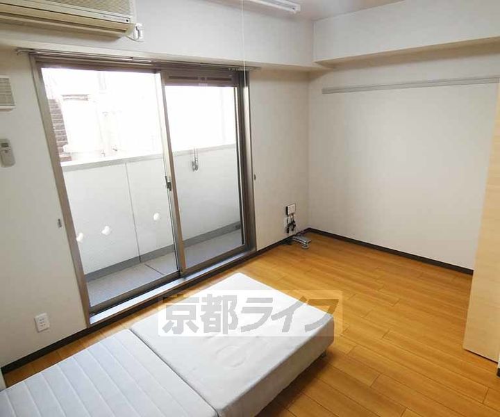 レスペランス西小路の居間