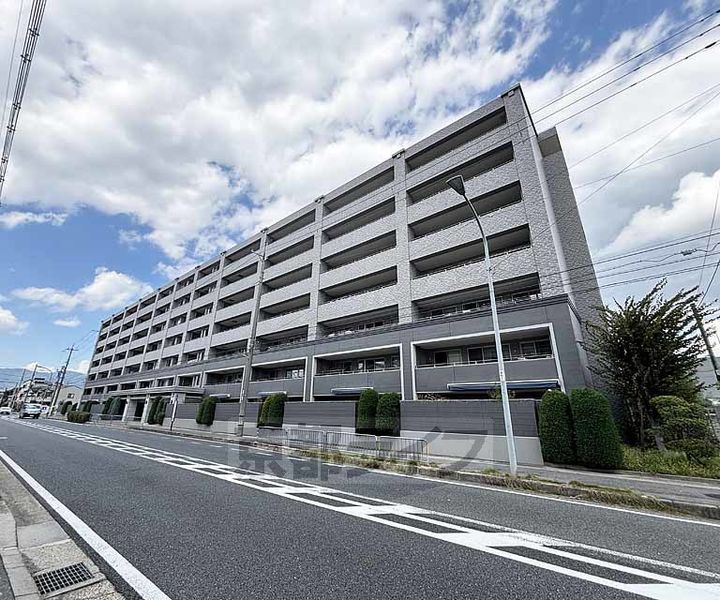 ヴェレーナ京都西向日717の外観