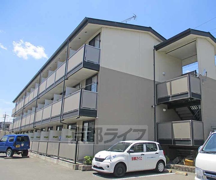 京都府京都市西京区牛ヶ瀬新田泓町の賃貸アパートの外観