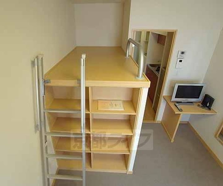 レオパレスUrban桂坂の居間