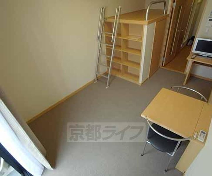 レオパレスUrban桂坂の居間