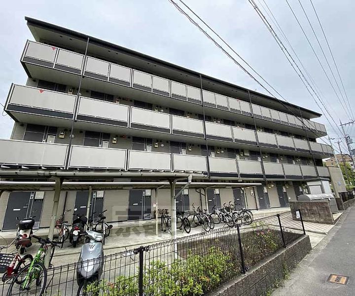 レオパレスUrban桂坂の外観