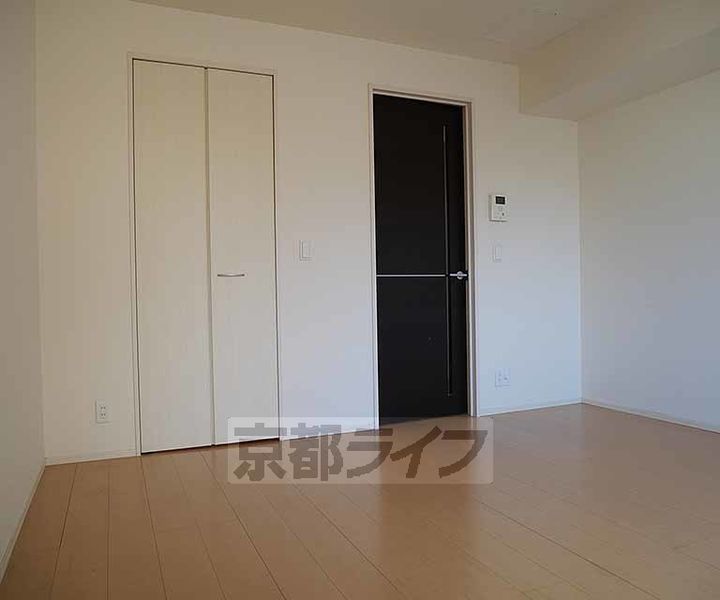 京都府京都市西京区川島野田町の賃貸アパートの居間