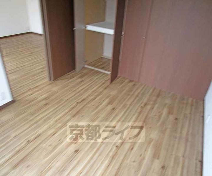 エミネンス亀岡D棟102の居間