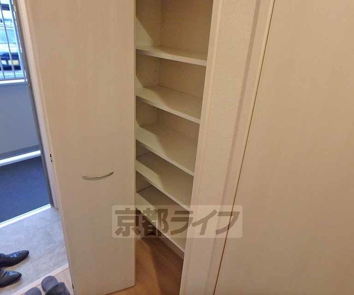 京都府京都市西京区樫原久保町の賃貸アパートの内装