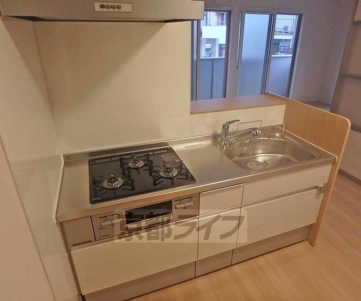 京都府京都市西京区樫原久保町の賃貸アパートのキッチン