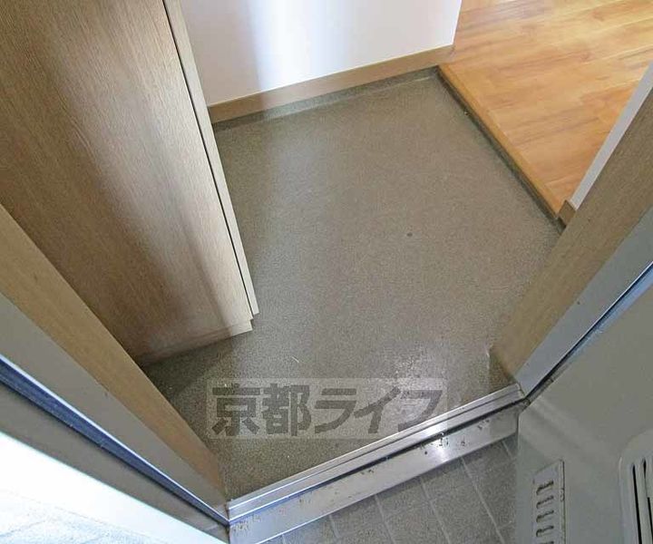 メゾンド・ポンヌフ201の玄関