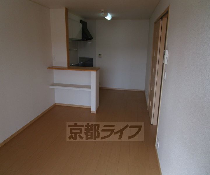 雅 壱番館203の居間