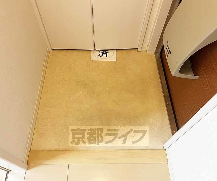 京都府京都市伏見区深草石橋町の賃貸アパートの玄関