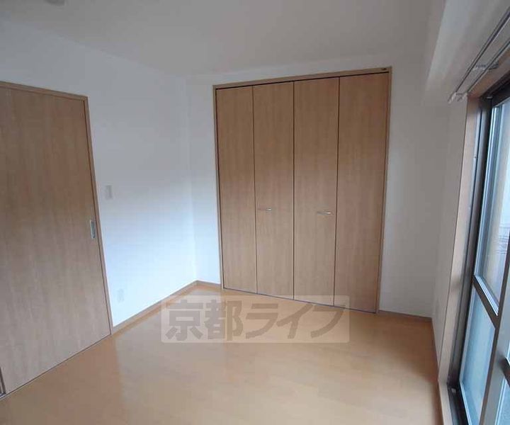 京都府京都市左京区岩倉中町の賃貸マンションの居間