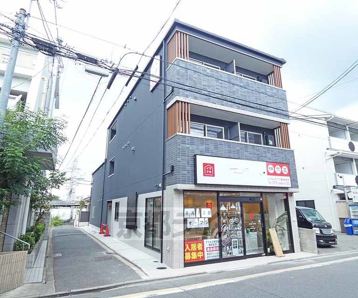 リーエム・ド 墨染駅前の外観