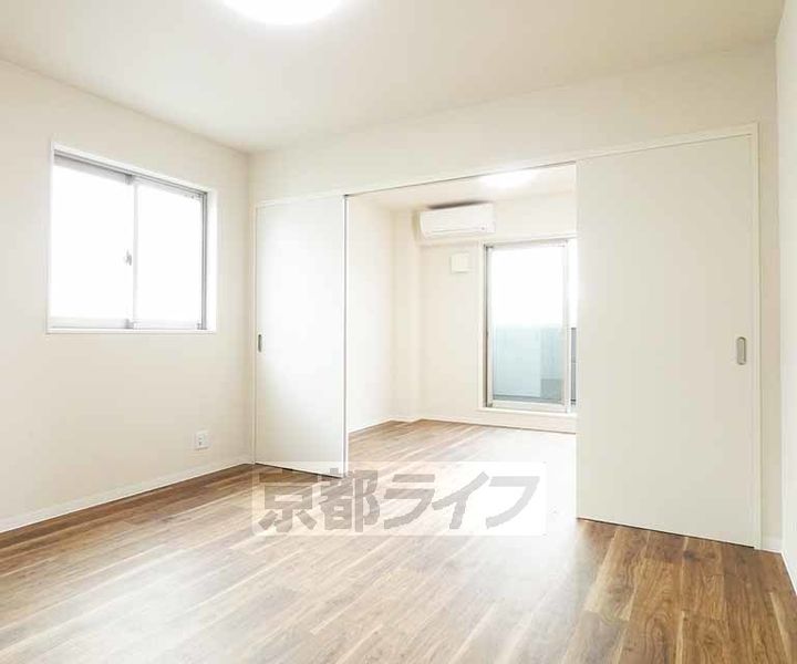 リーエム・ド 墨染駅前の居間