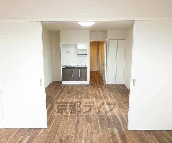 リーエム・ド 墨染駅前の居間