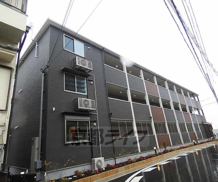 京都府京都市伏見区淀際目町の賃貸アパートの外観