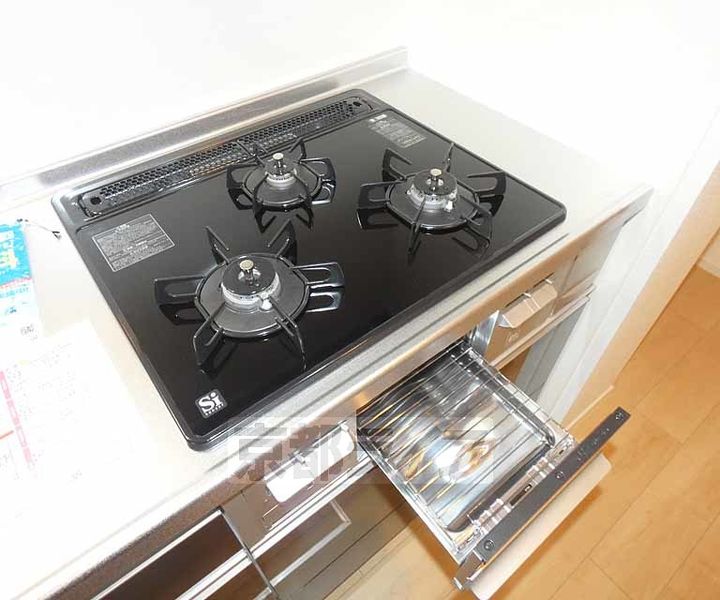 京都府京都市伏見区淀際目町の賃貸アパートのキッチン