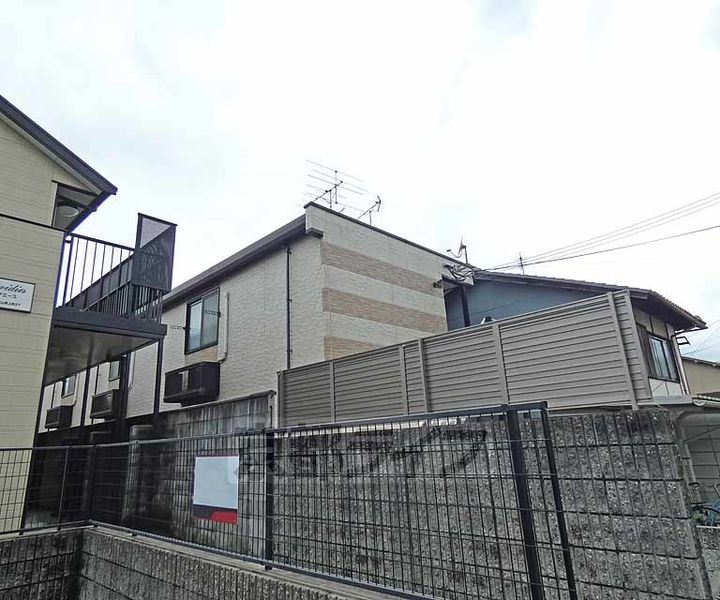 レオパレスMOMOYAMAの外観