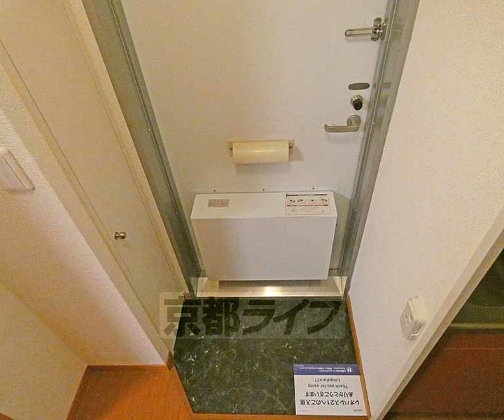 レオパレスMOMOYAMAの玄関