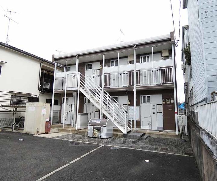 レオパレス 紅雪北の外観