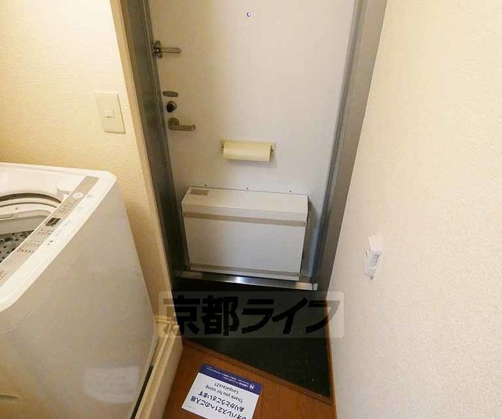 レオパレス 紅雪北の玄関