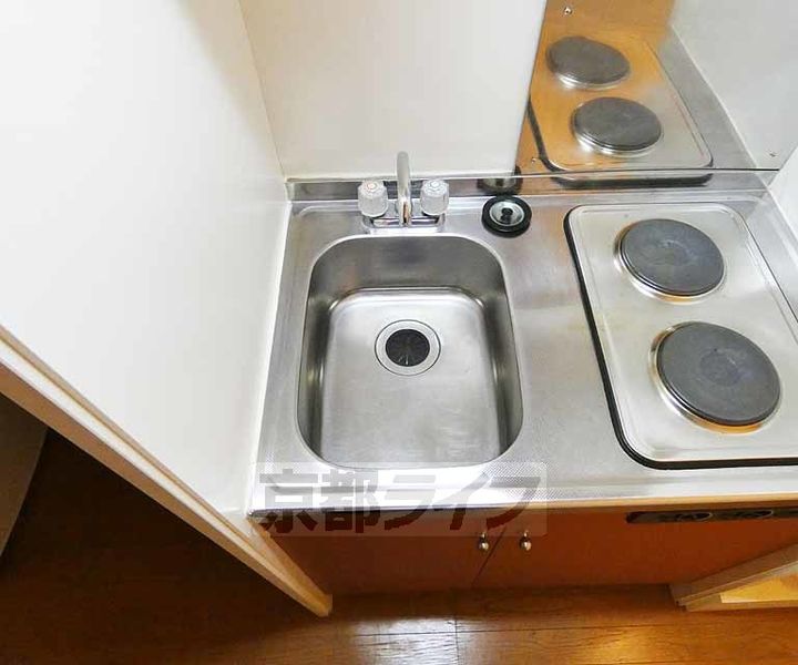 レオパレス 紅雪北のキッチン