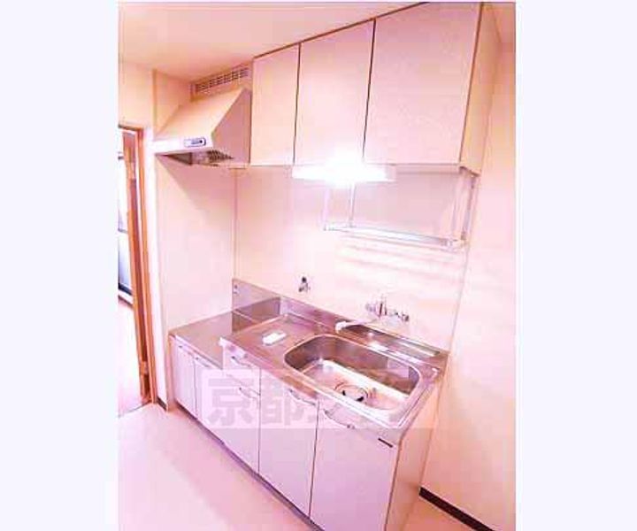 京都府京都市伏見区深草西浦町8丁目の賃貸マンションのキッチン