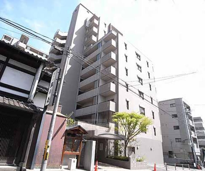 グランドメゾン伏見桃山の外観