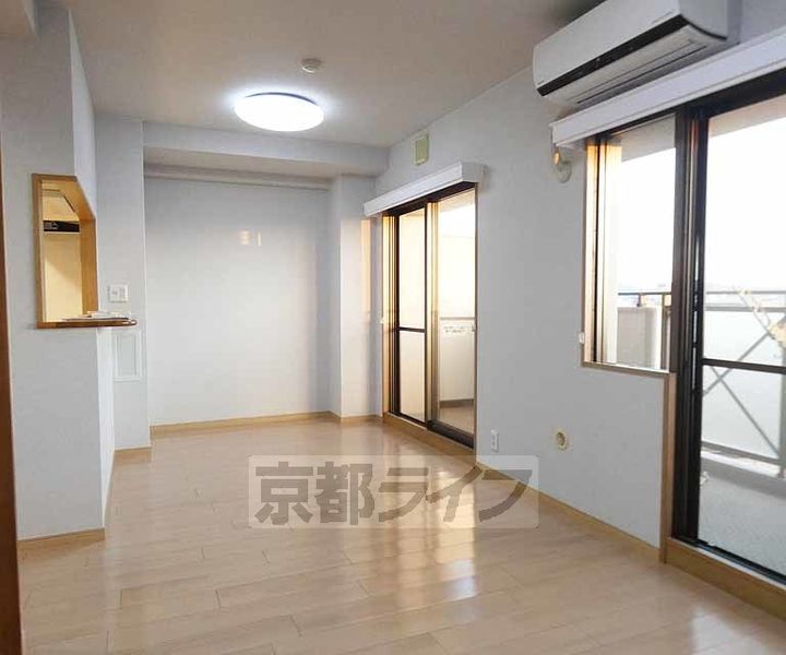 京都府京都市伏見区京町3丁目の賃貸マンションの居間
