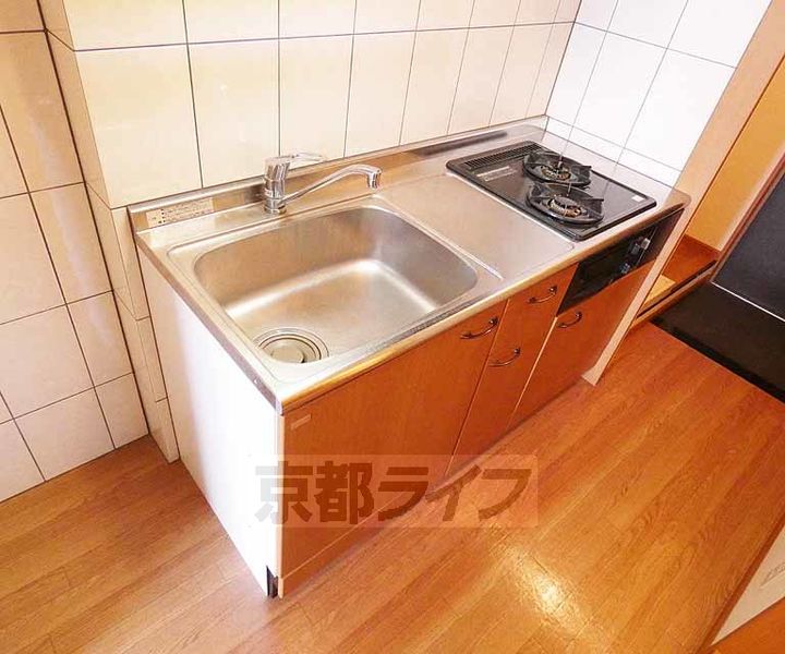 京都府京都市伏見区竹田藁屋町の賃貸マンションのキッチン