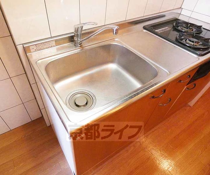京都府京都市伏見区竹田藁屋町の賃貸マンションのキッチン