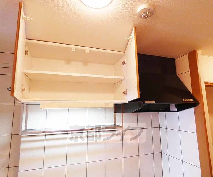 京都府京都市伏見区竹田藁屋町の賃貸マンションのキッチン