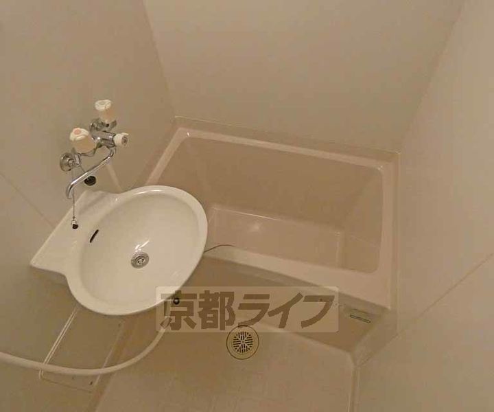 京都府京都市伏見区桃山町丹後の賃貸アパートの風呂