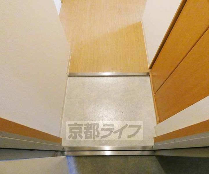 メディナ中書島305の玄関