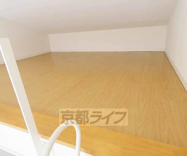 メディナ中書島305の居間