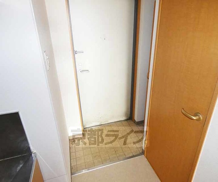 京都府京都市伏見区深草大門町の賃貸マンションの玄関