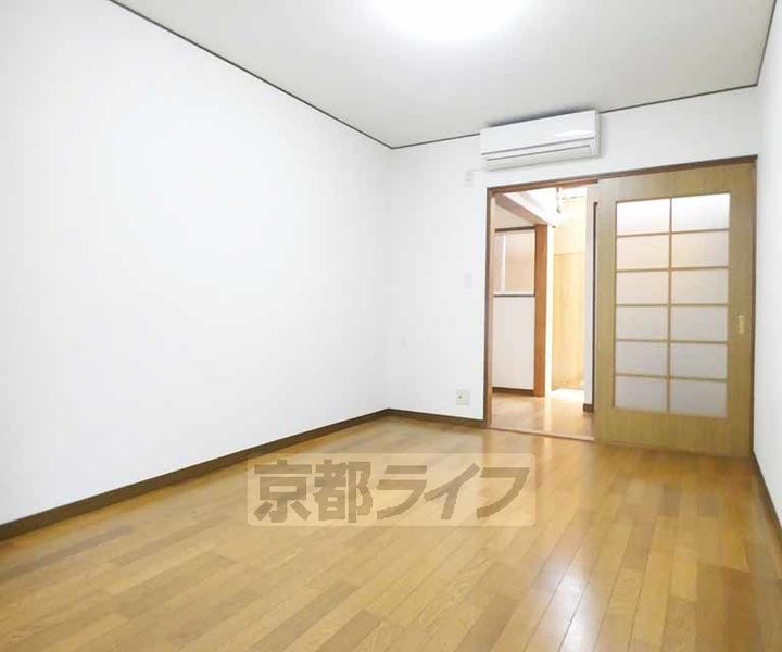 京都府京都市伏見区深草小久保町(一戸建)の賃貸物件1の居間