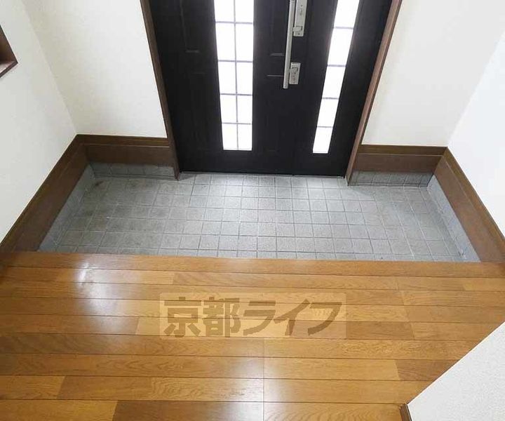 京都府京都市伏見区深草小久保町(一戸建)の賃貸物件1の玄関