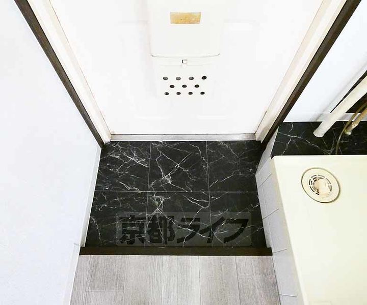 京都府京都市伏見区竹田浄菩提院町の賃貸マンションの玄関