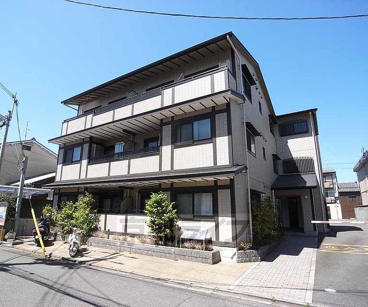 京都府京都市伏見区白銀町の賃貸マンションの外観